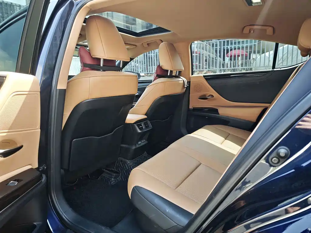 Lexus ES — миниатюра 8