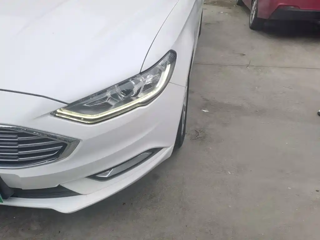 Ford Mondeo — миниатюра 24