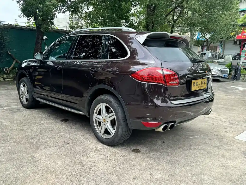 Porsche Cayenne — миниатюра 8