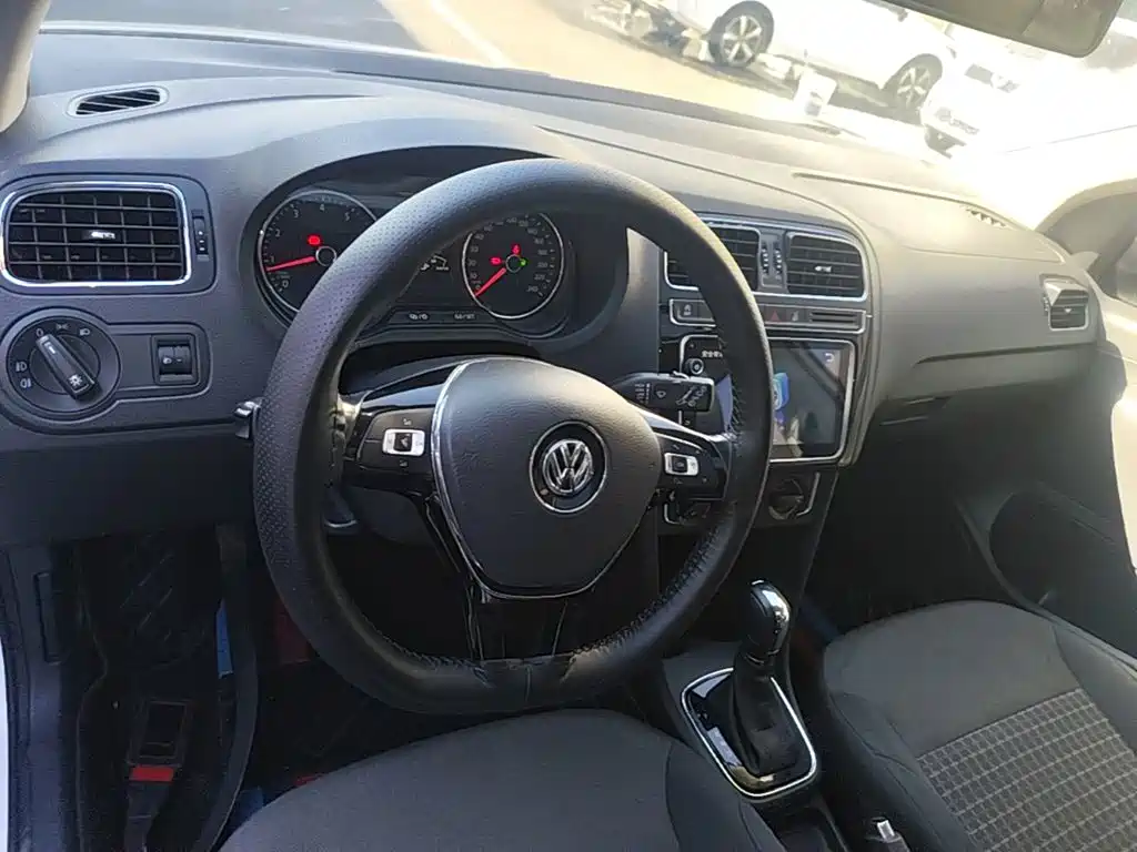 Volkswagen Polo — миниатюра 10