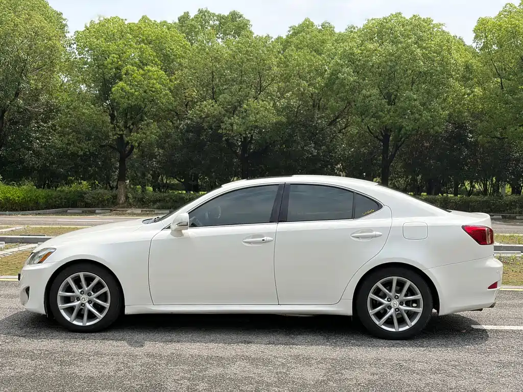 Lexus IS — миниатюра 9