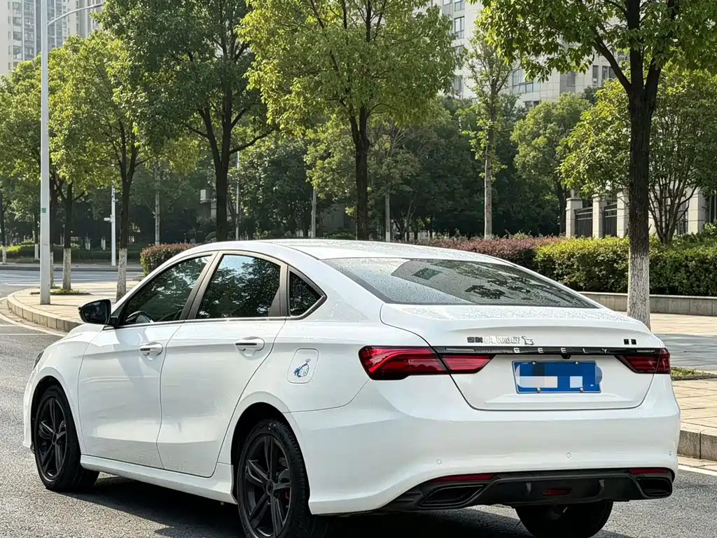 Geely Binrui — миниатюра 9