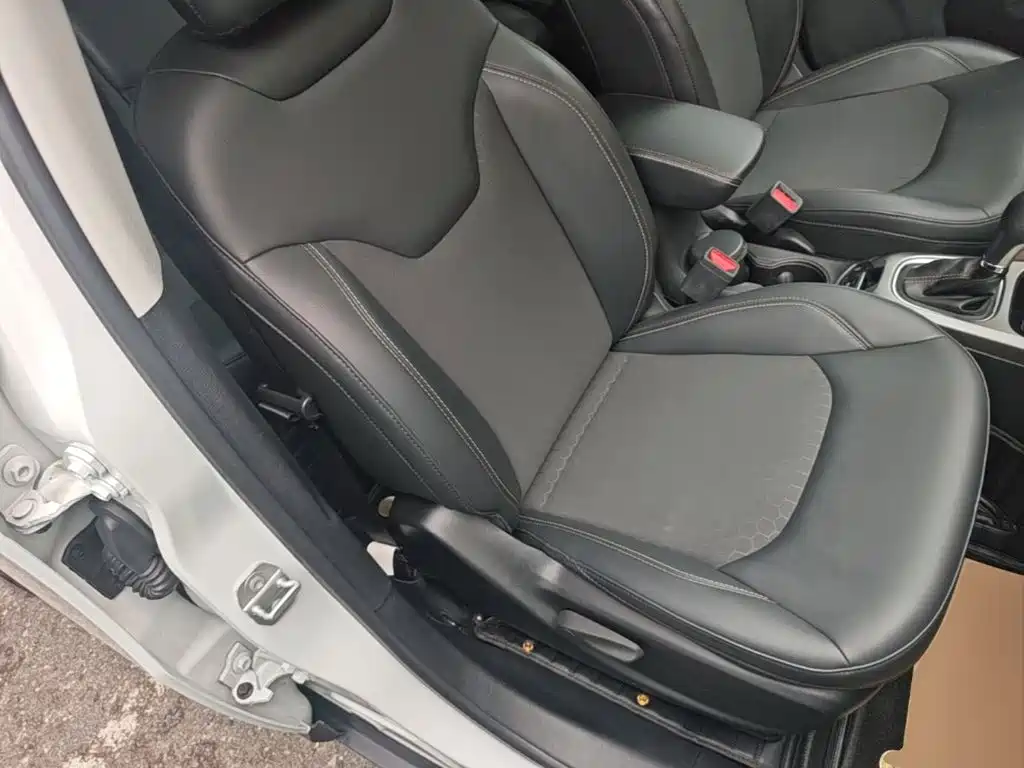 Jeep Compass — миниатюра 25