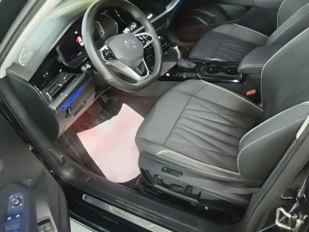 Volkswagen Passat PHEV — миниатюра 15