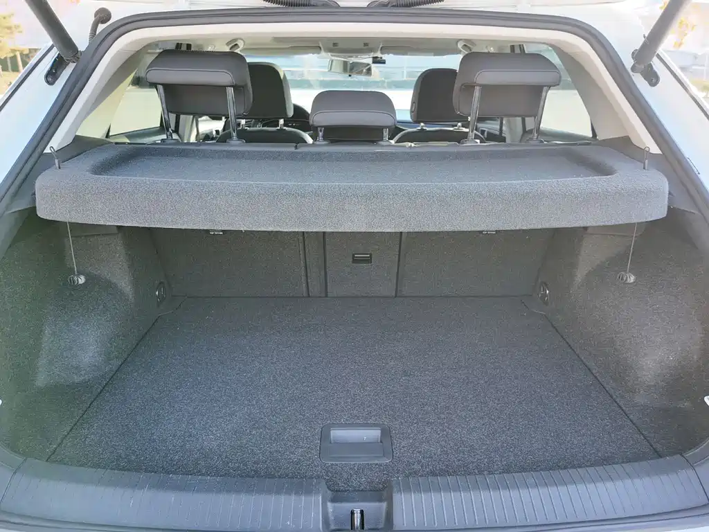 VOLKSWAGEN T ROC EXPLORING SONGS