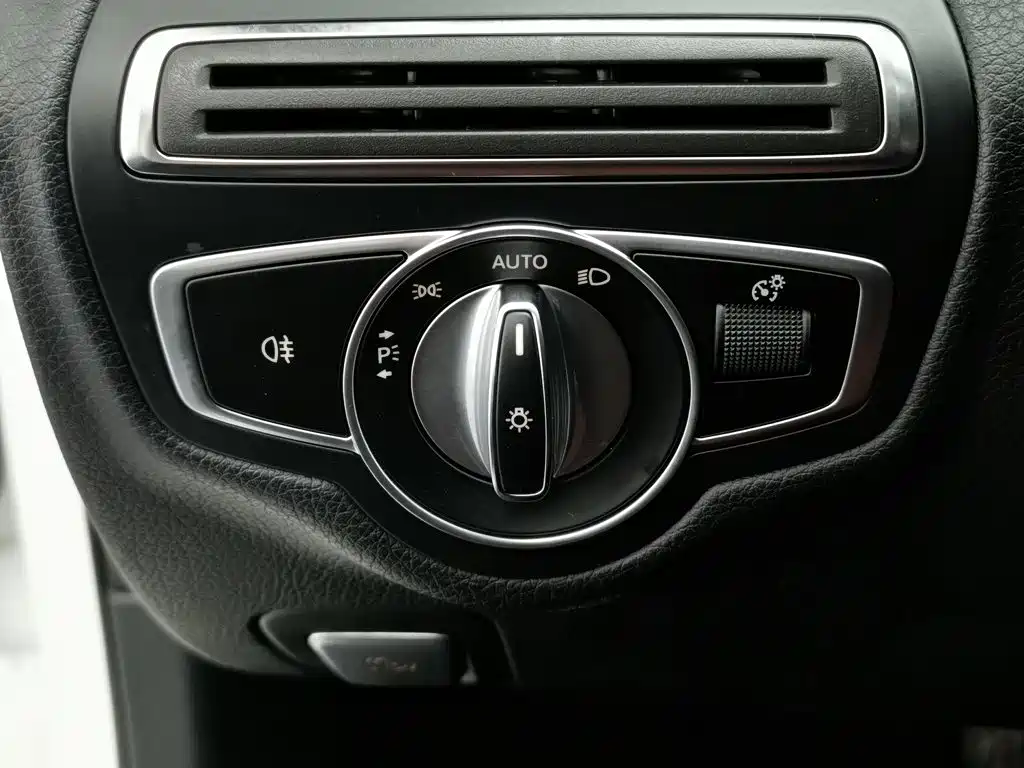 Mercedes-Benz C-Class — миниатюра 21