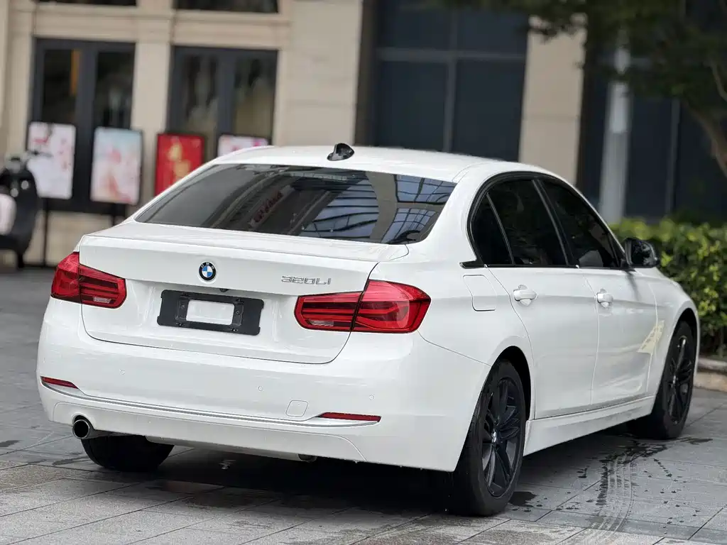 BMW 3 Series — миниатюра 10