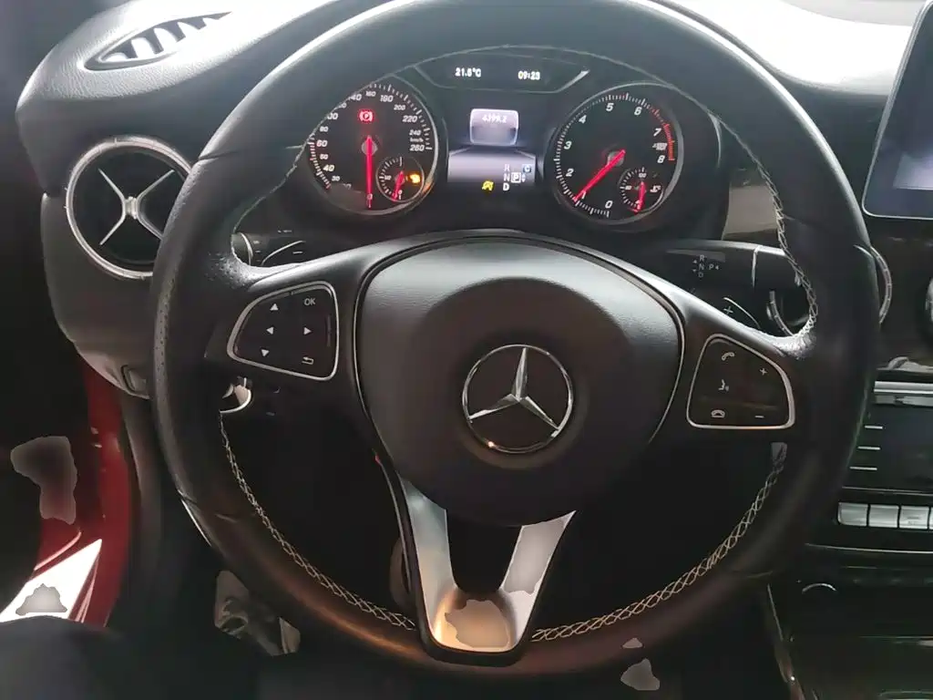 Mercedes-Benz CLA (Import) — миниатюра 11