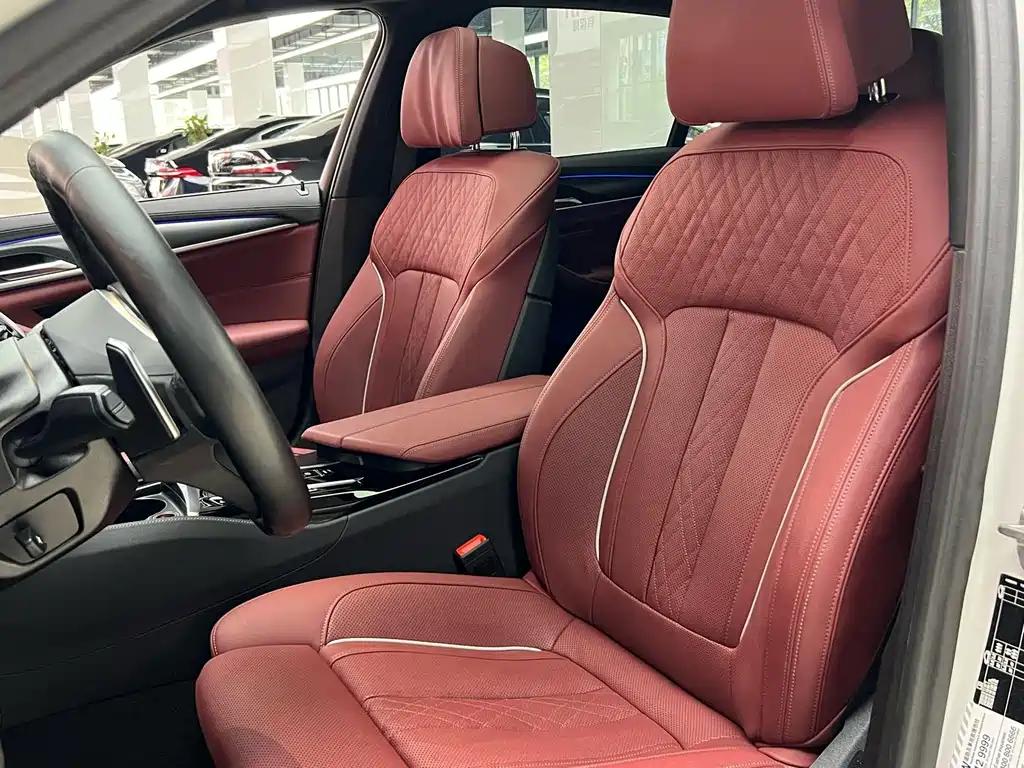 BMW 5 Series — миниатюра 9