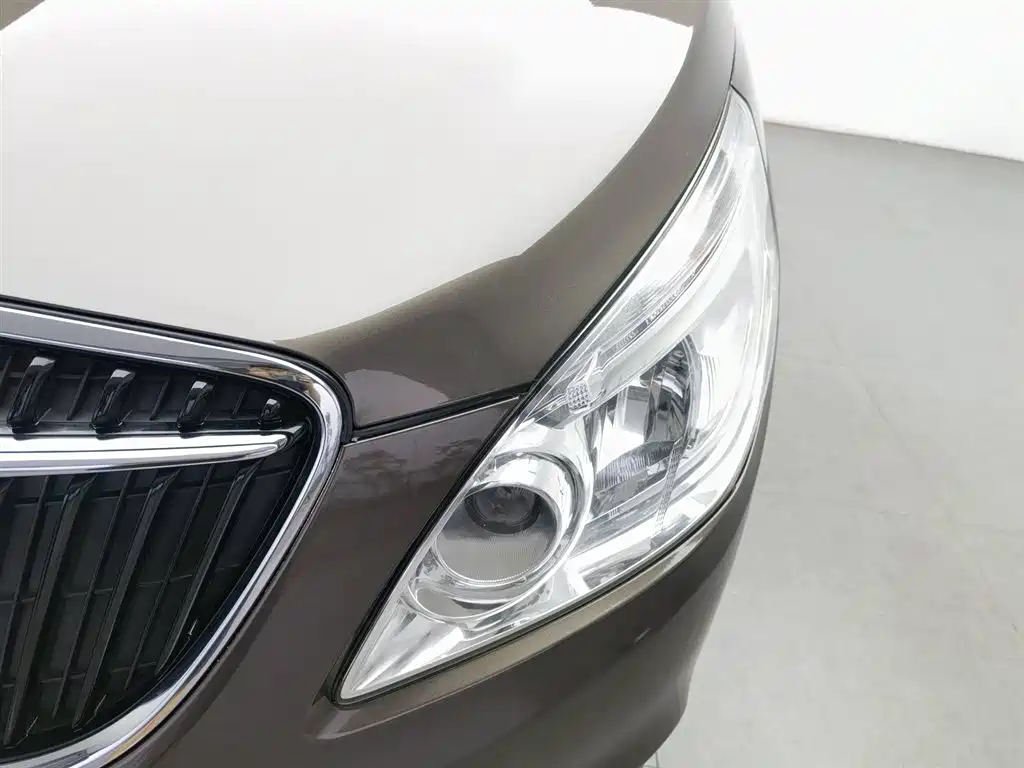 Buick GL8 2017 25S Luxury V