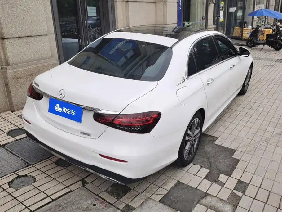 Mercedes-Benz E-Class — миниатюра 3