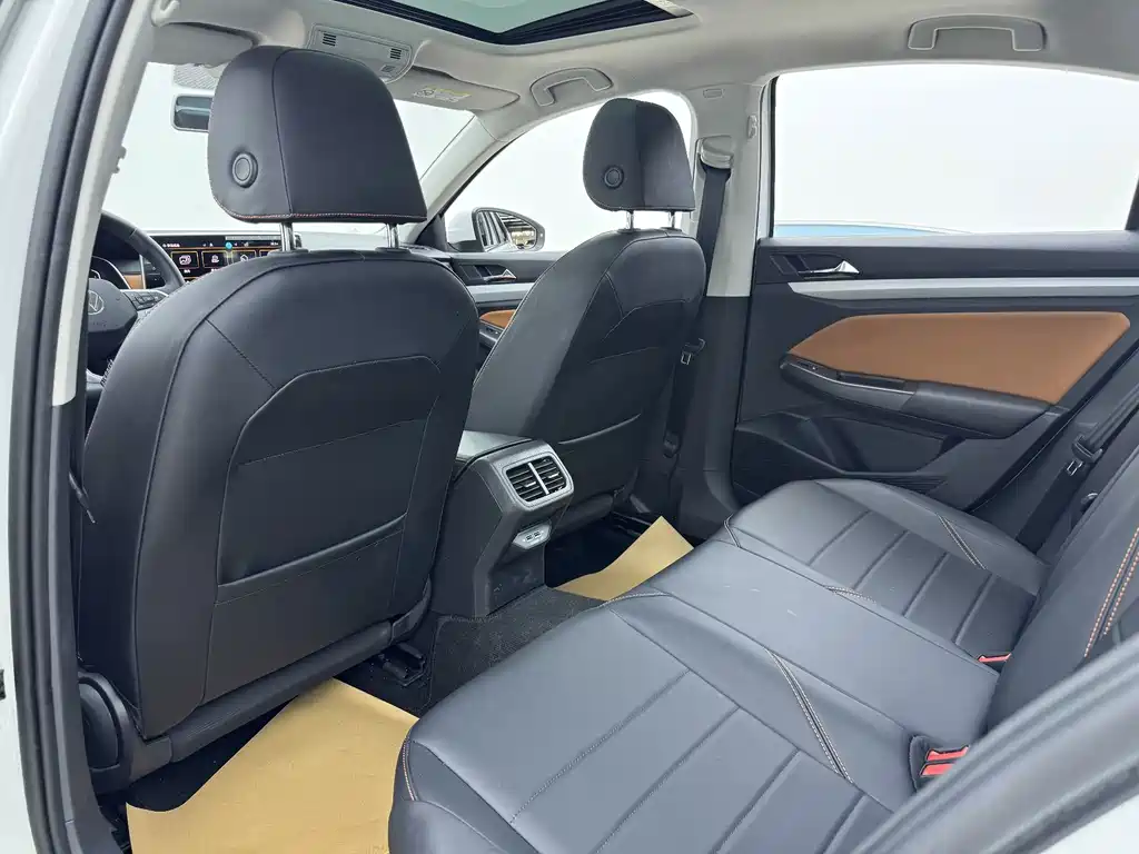 Volkswagen Bora — миниатюра 8