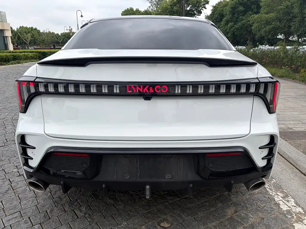 Lynk & Co 03 — миниатюра 5