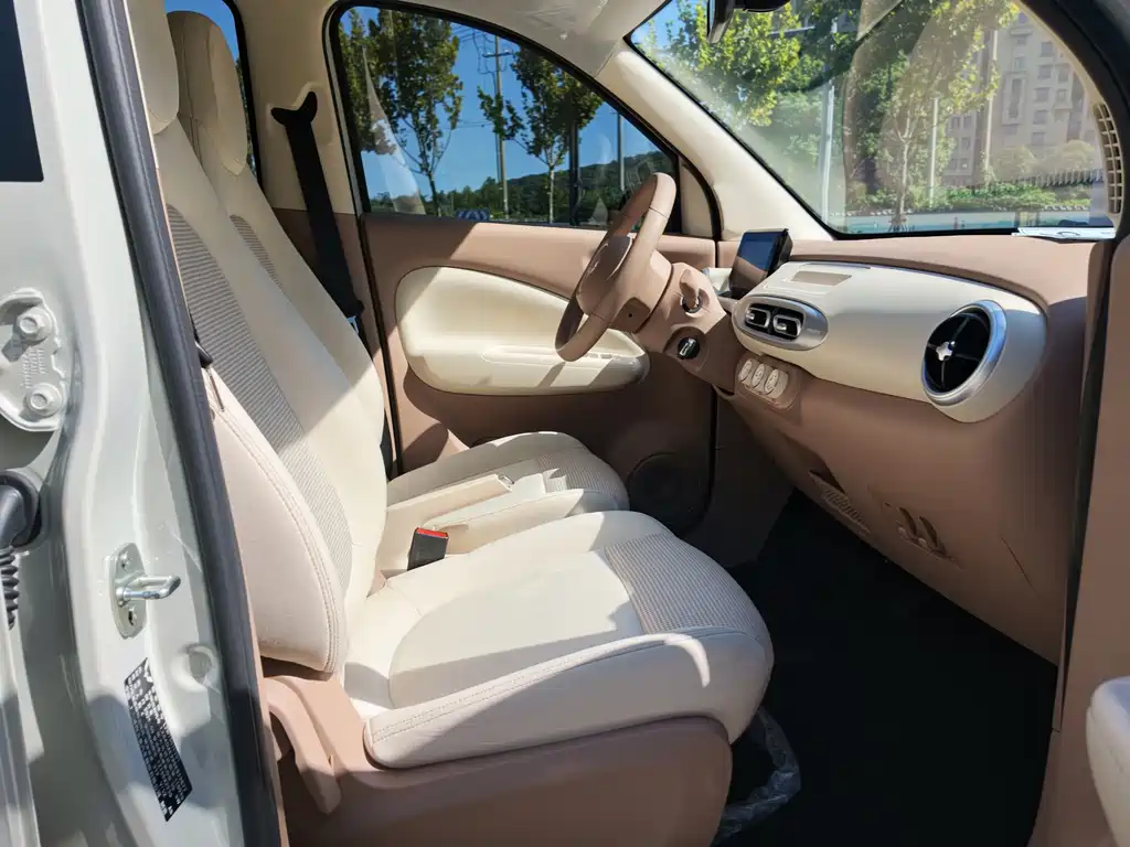 Wuling MINIEV — миниатюра 14
