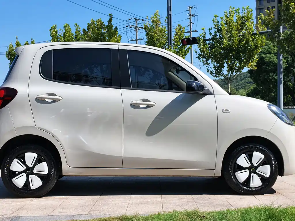 Wuling MINIEV — миниатюра 7