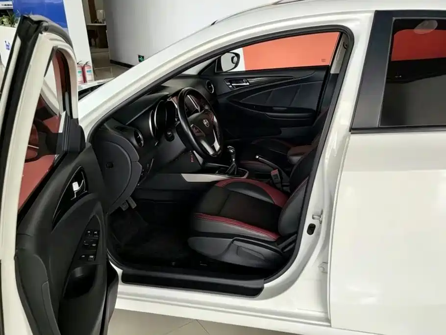 Changan Eado XT — миниатюра 9