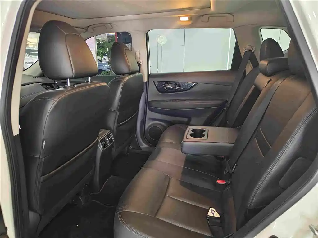 Nissan X-Trail — миниатюра 5