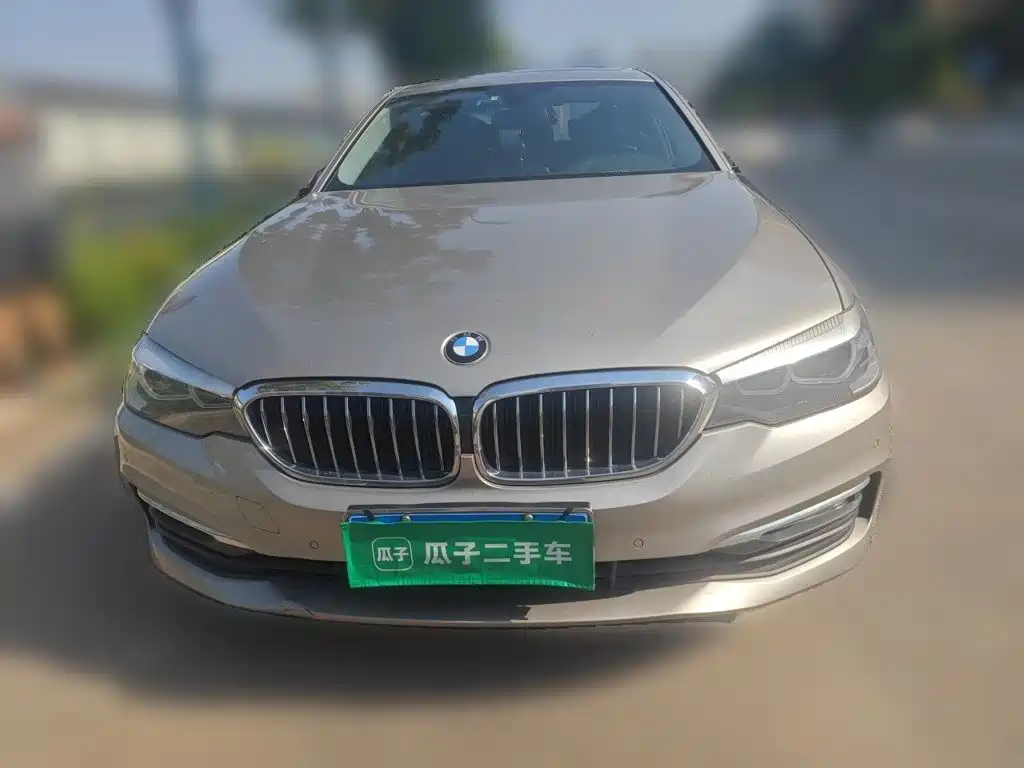 BMW 5 Series — миниатюра 24