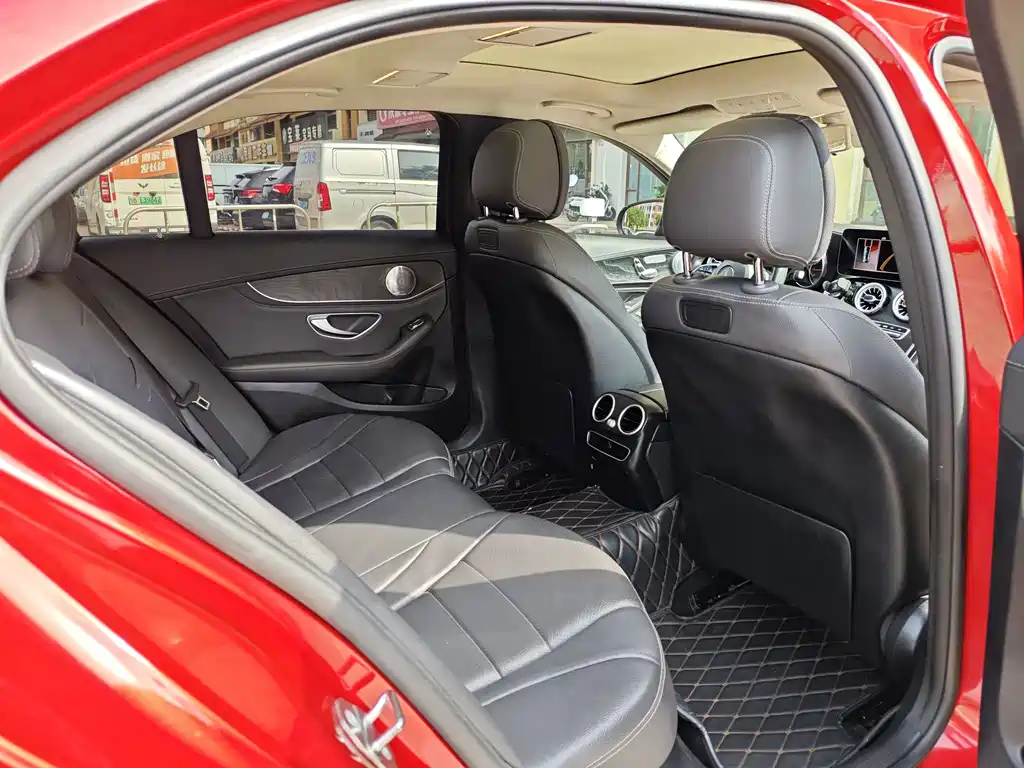 Mercedes-Benz C-Class — миниатюра 9