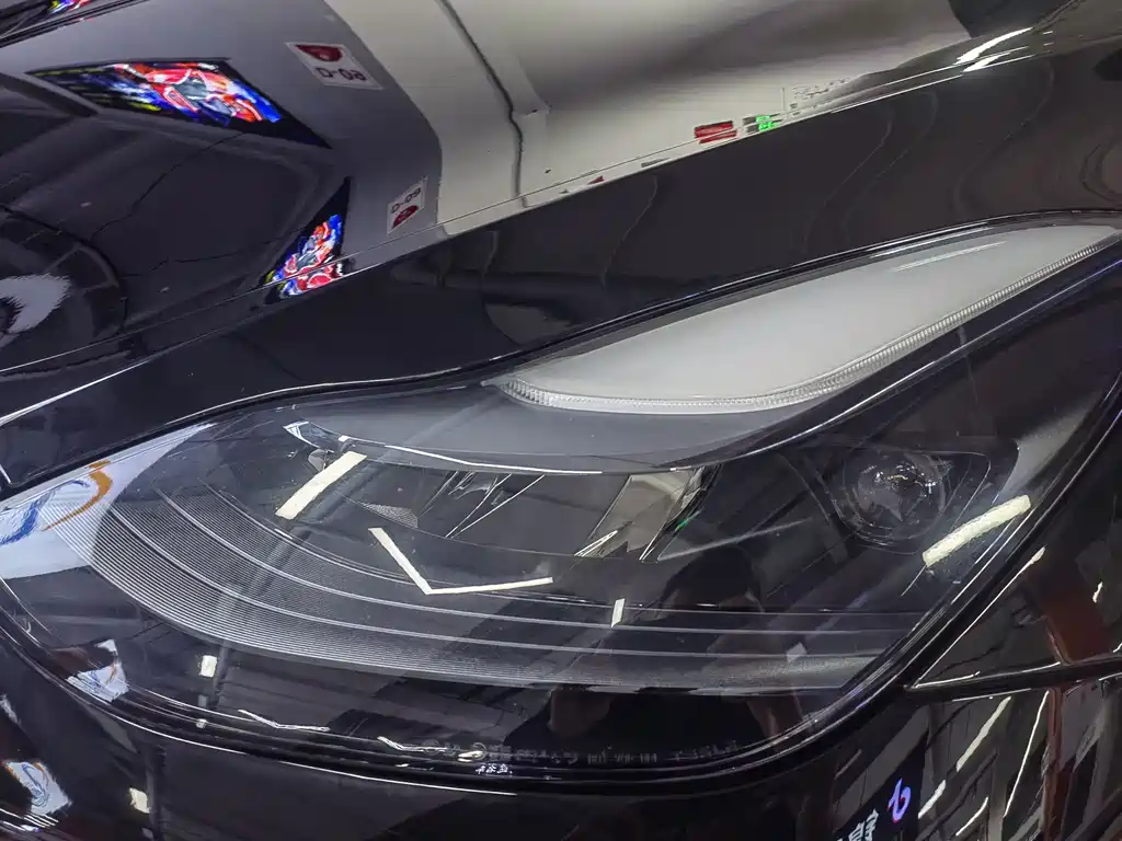 Tesla Model Y — миниатюра 11