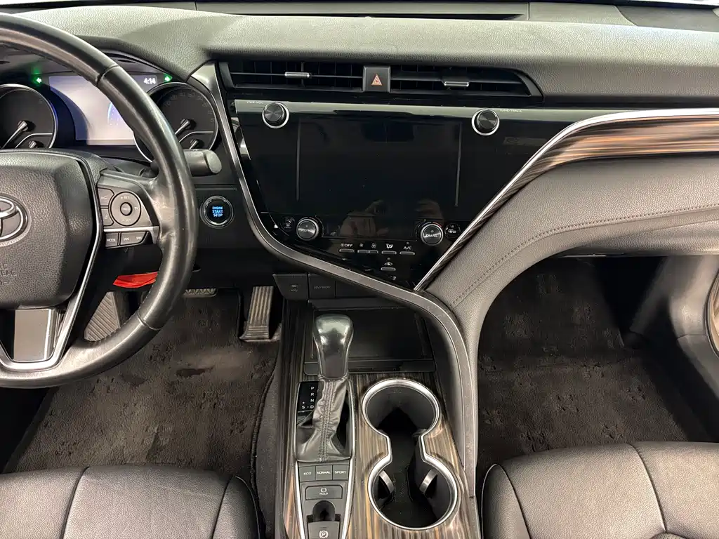 Toyota Camry — миниатюра 14