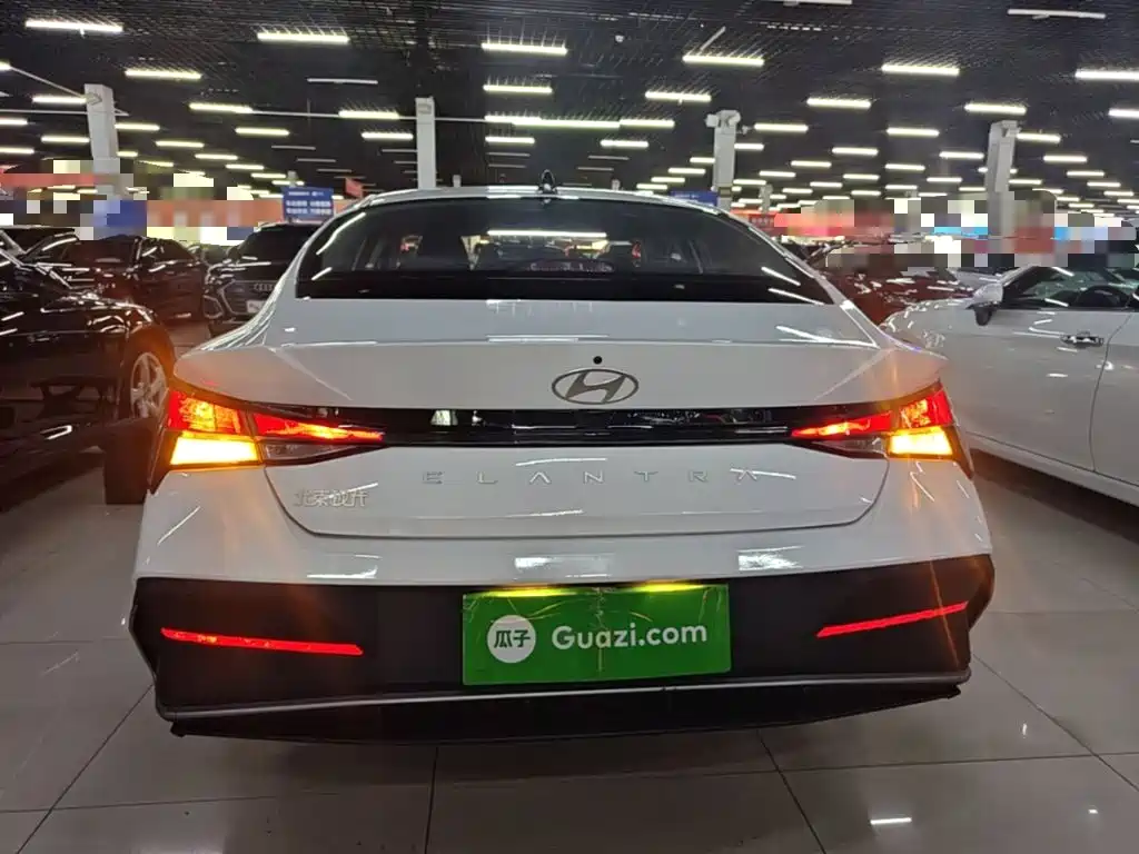 Hyundai Elantra — миниатюра 6