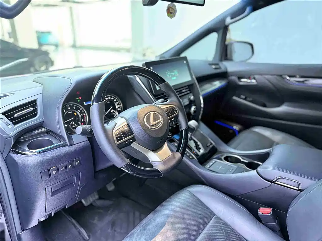 Toyota Alphard 2018 3.5L Luxury