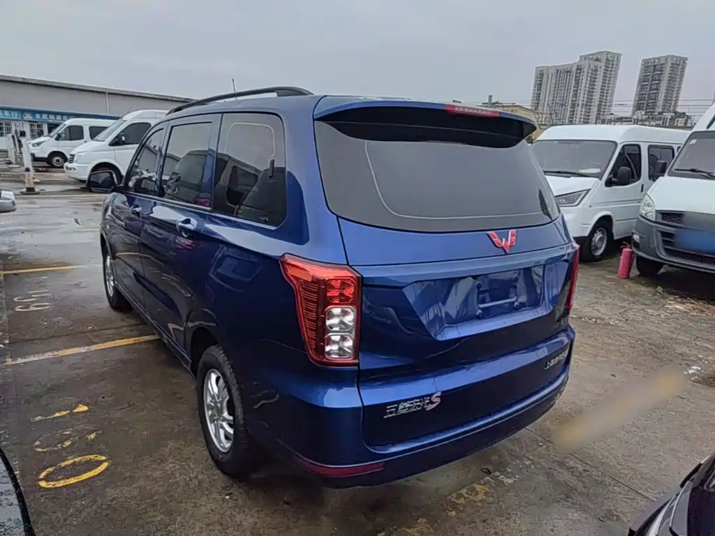Wuling Hongguang — миниатюра 5