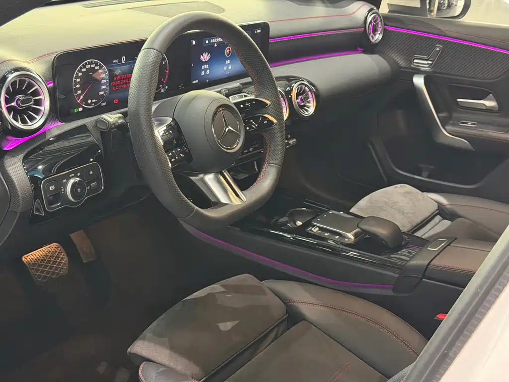 Mercedes-Benz A-Class — миниатюра 9