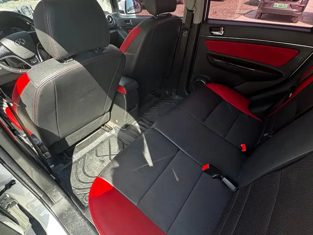 BAIC New Energy EX — миниатюра 11