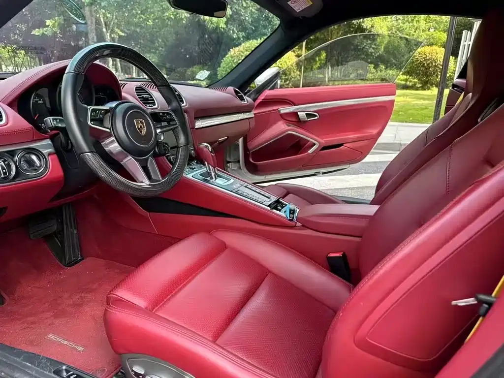 Porsche 718 2018 Cayman 2.0T