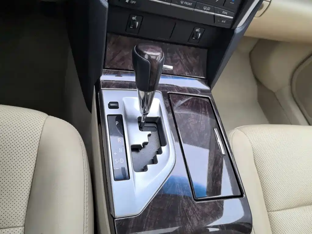 Toyota Camry — миниатюра 13