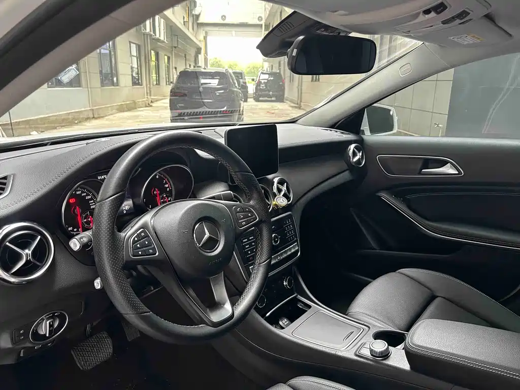 Mercedes-Benz GLA — миниатюра 14