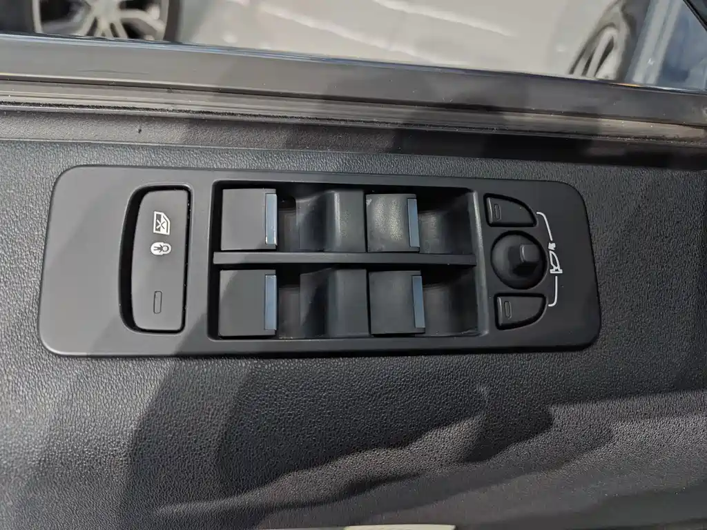 Land Rover Discovery Sport — миниатюра 13