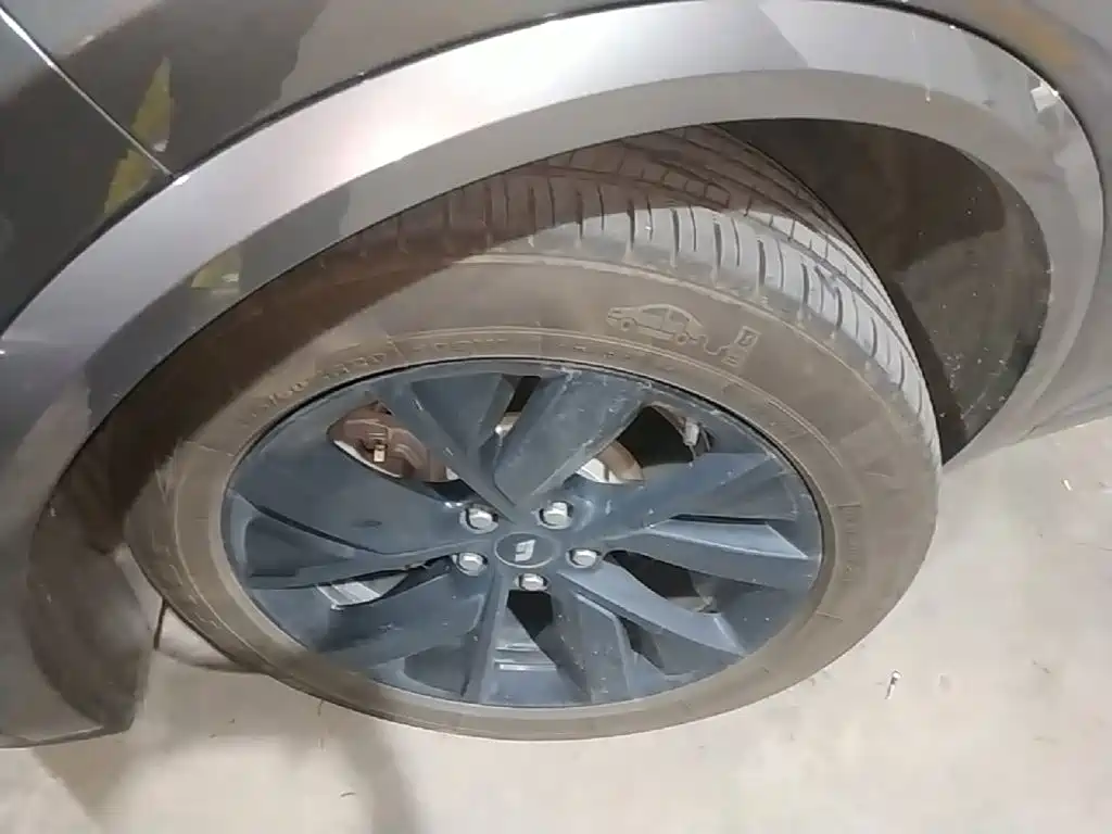 Li Auto Li L8 — миниатюра 23