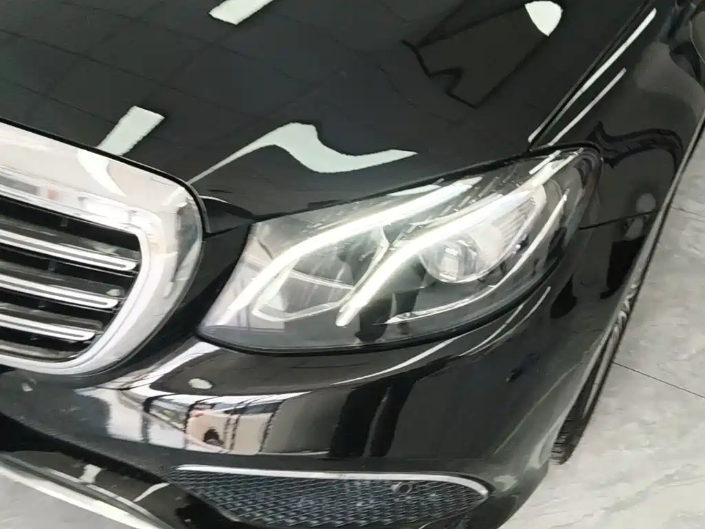 Mercedes-Benz E-Class — миниатюра 24
