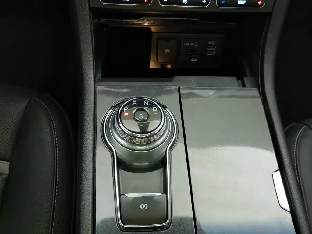 Ford Taurus — миниатюра 13
