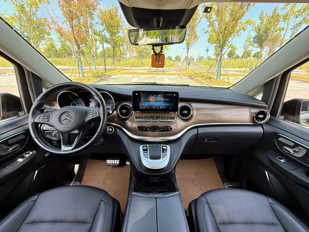 MERCEDES-BENZ V CLASS