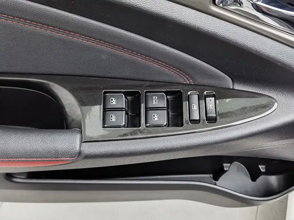 Changan Eado XT — миниатюра 9