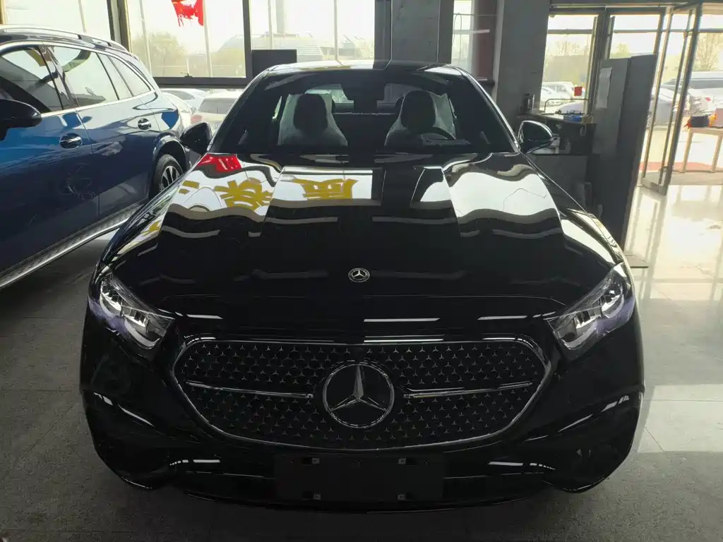 Mercedes-Benz E-Class (Import) — миниатюра 3