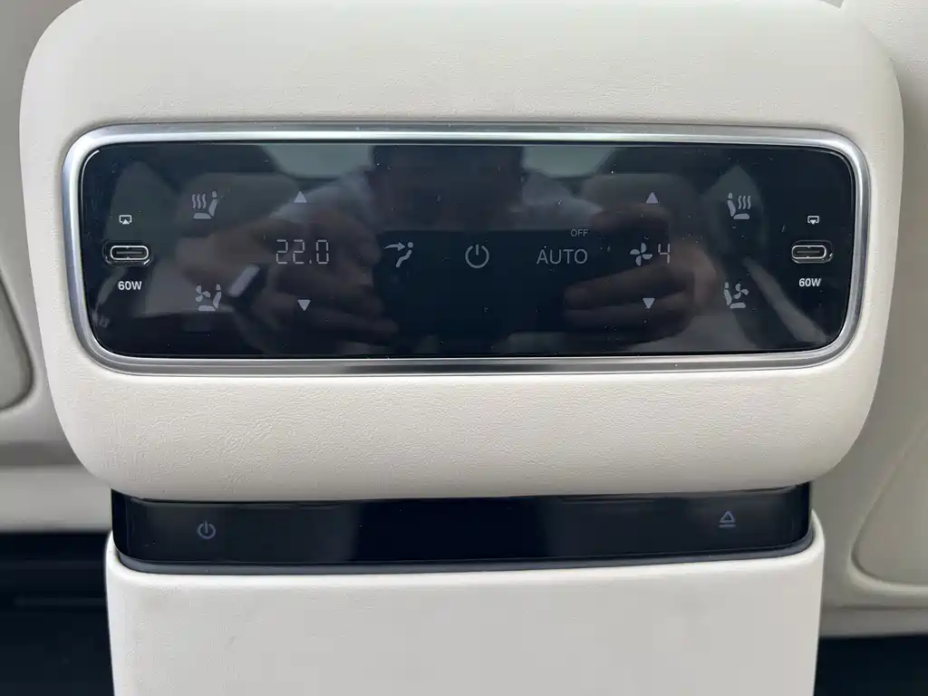 Li Auto Li MEGA — миниатюра 22