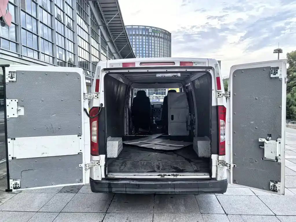 Foton Zhilan Genie E7 — миниатюра 11