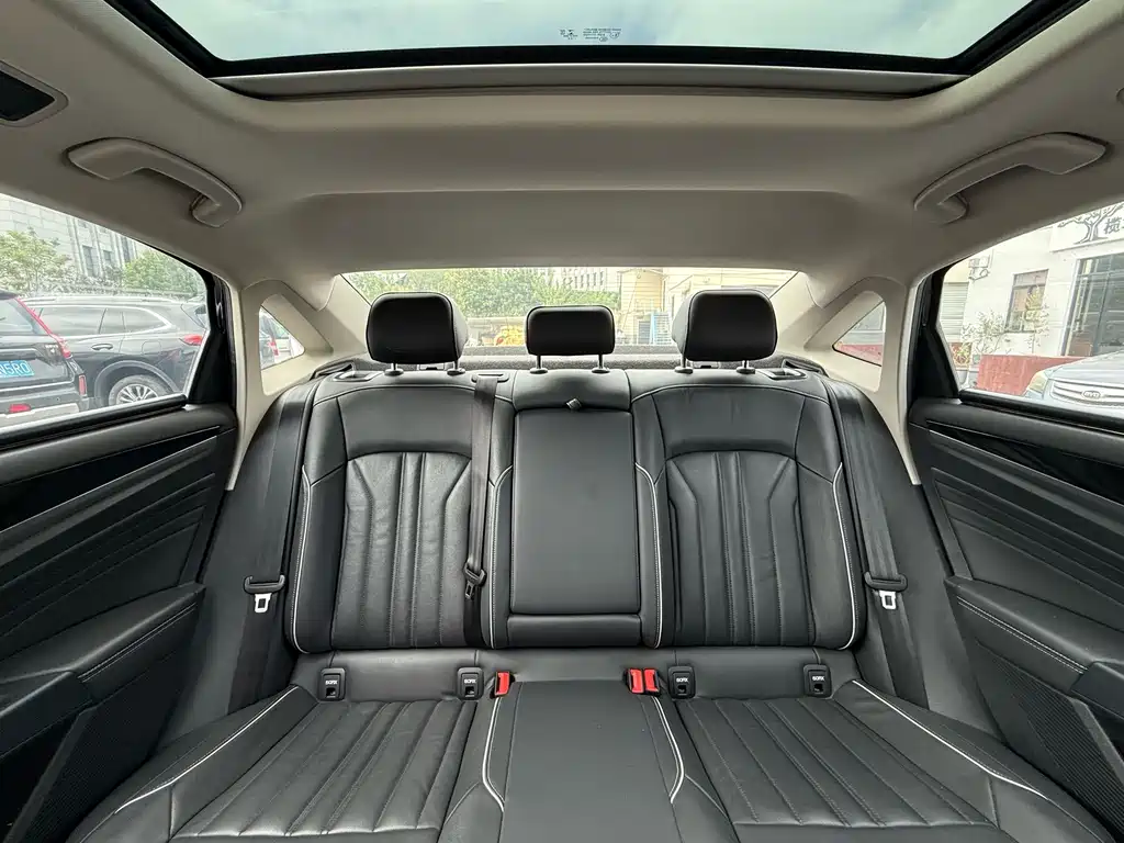 Volkswagen Passat — миниатюра 21