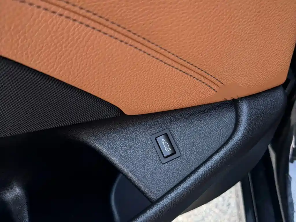BMW 5 Series — миниатюра 5