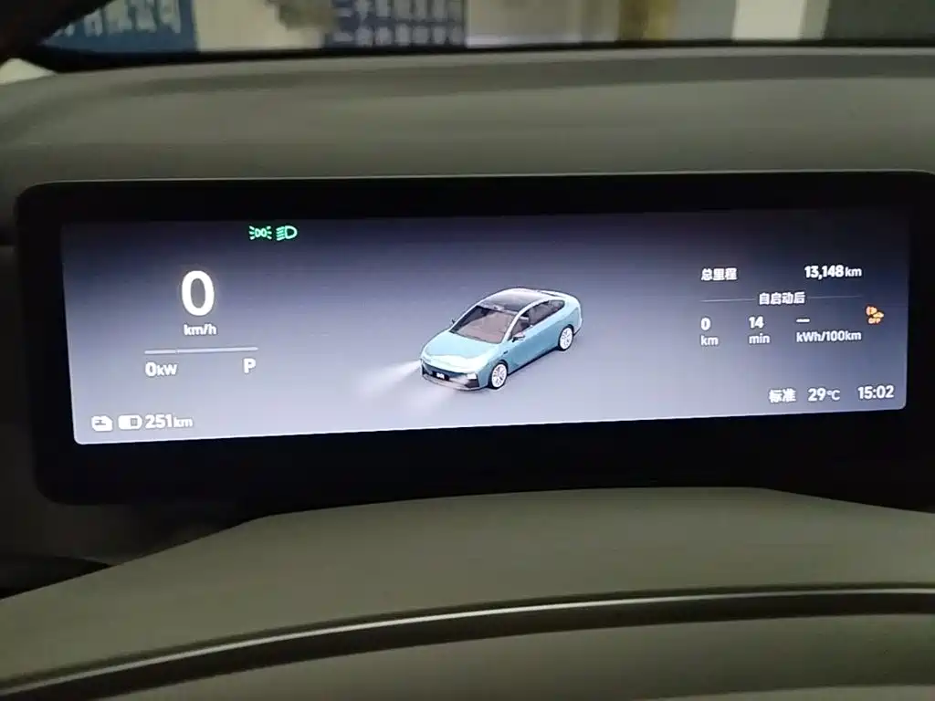 Leapmotor Leapmotor B01 — миниатюра 12