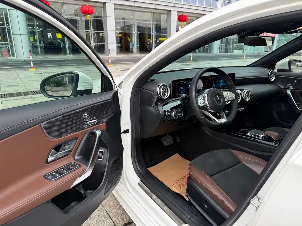 Mercedes-Benz A-Class — миниатюра 6