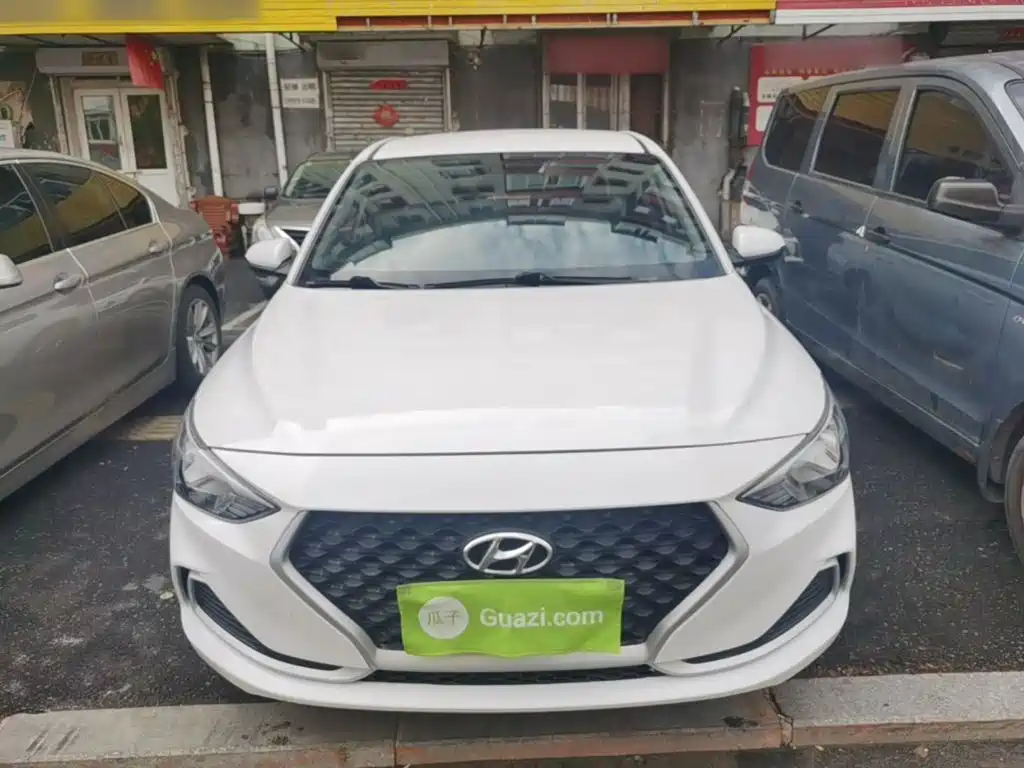 Hyundai Elantra — миниатюра 3