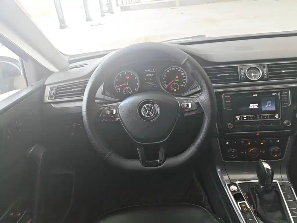 Volkswagen Passat — миниатюра 11