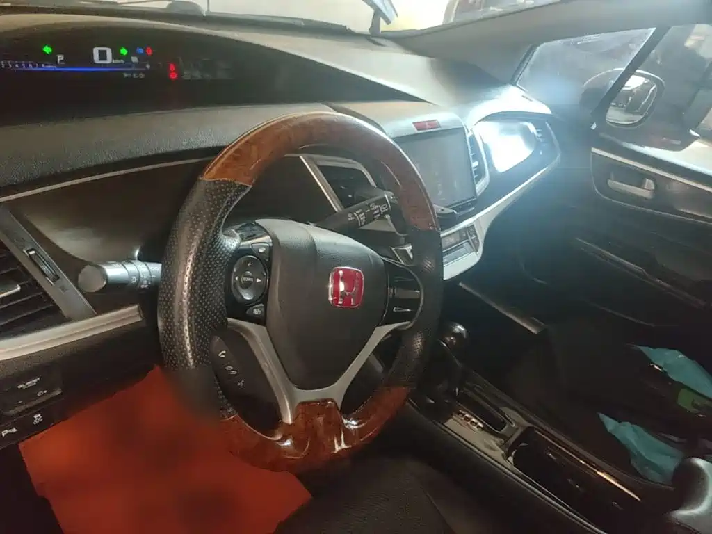 Honda Jade — миниатюра 11