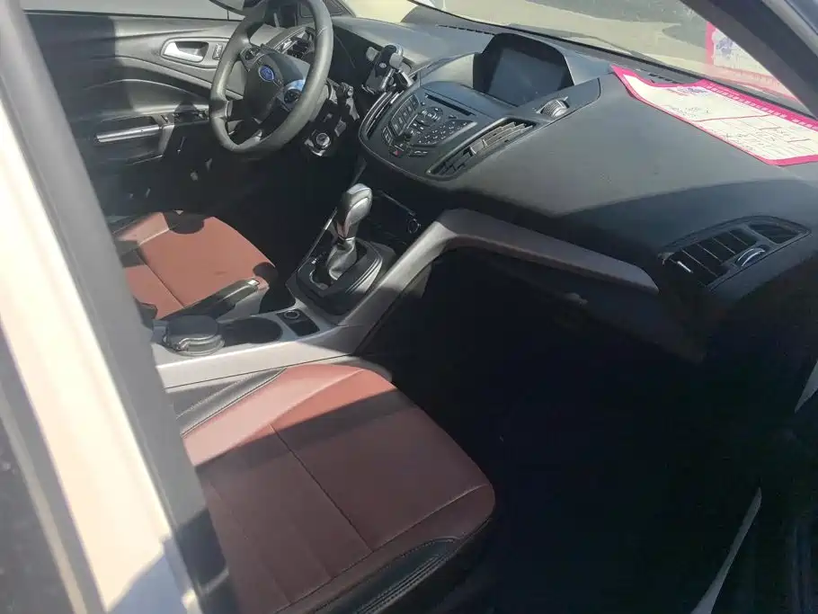 Ford Kuga — миниатюра 8